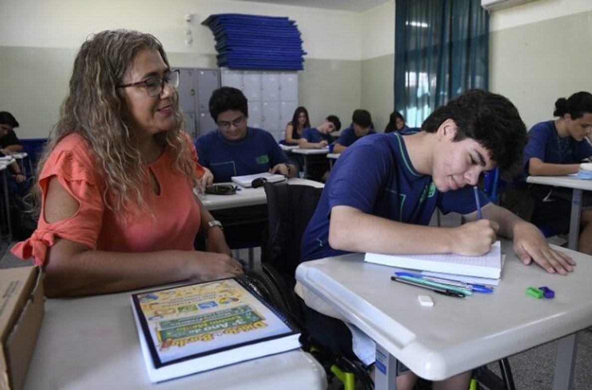 No momento, você está visualizando Com transmissão ao vivo, aulão gratuito de redação e biologia para o Enem acontece neste sábado (31) em MS