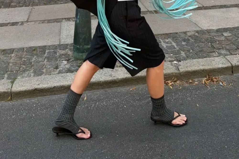 No momento, você está visualizando Chinelo com meia conquista fashionistas na semana de moda de Copenhague