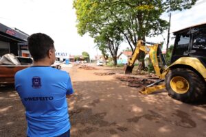 Leia mais sobre o artigo Prefeitura aproveita trégua nas chuvas para acelerar recuperação de ruas de Dourados
