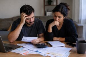 Leia mais sobre o artigo Endividamento recorde das famílias e juro elevado preocupam setores da economia