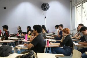Leia mais sobre o artigo ENEM 2026: Veja ferramentas gratuitas para estudar na reta final