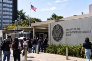 Leia mais sobre o artigo EUA suspendem serviços da Embaixada no Brasil por questões de segurança