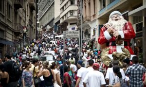 Leia mais sobre o artigo Famílias e empresas pagaram R$ 674 bilhões em juros no 1º semestre, alta de 7,4%