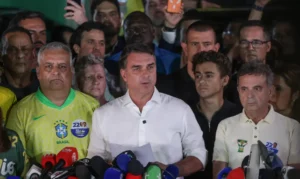 Leia mais sobre o artigo Flávio não reconhece vitória de Lula e tentará anulação do pleito