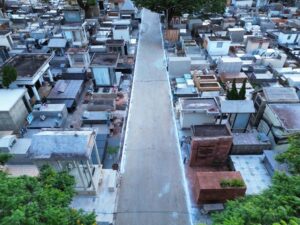 Leia mais sobre o artigo Prefeitura de Naviraí intensifica limpeza e manutenção do Cemitério Municipal para o Dia de Finados