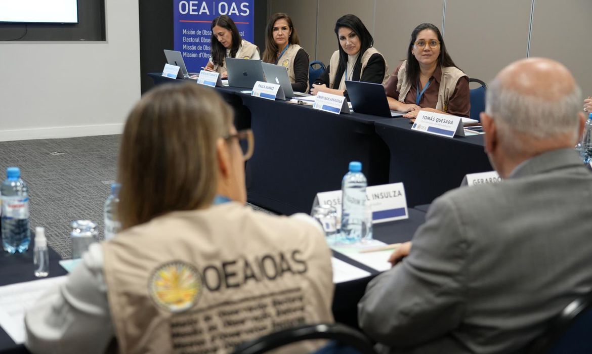 No momento, você está visualizando OEA elogia eleição no Brasil, mas aponta preocupação com desinformação