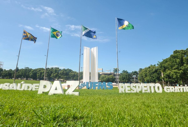 No momento, você está visualizando UFMS abre inscrições para concurso com 42 vagas para professores e salários de até R$ 13,7 mil