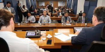 alems-empossa-primeira-frente-parlamentar-varejo-pais