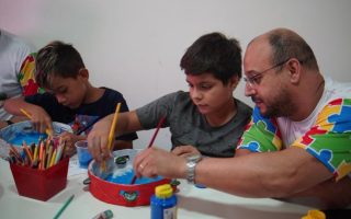 alems-intensifica-campanha-abril-azul