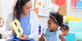 brasil-66-das-criancas-sao-alfabetizadas-na-idade-certa