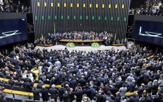 camara-aprova-urgencia-contra-sigilo-em-despesas-publicas