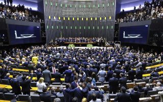 camara-tem-sessao-nesta-segunda-para-avancar-com-fim-da-6x1