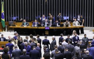 ccj-da-camara-adia-analise-de-pec-sobre-reducao-da-maioridade