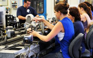 cni-faturamento-da-industria-fica-estagnado-em-2025