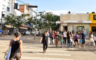 comercio-precisa-de-convencao-coletiva-para-abrir-em-feriados