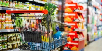 consumidor-aproveita-black-friday-para-comprar-alimentos