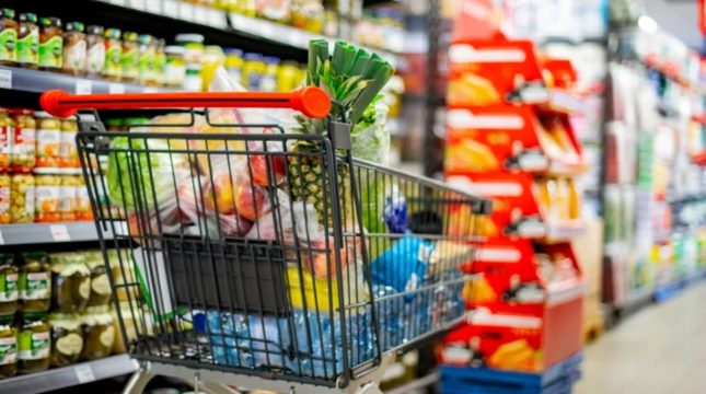 consumidor-aproveita-black-friday-para-comprar-alimentos