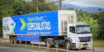 corumba-recebe-carreta-programa-agora-tem-especialistas