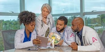 enamed-passa-a-ser-exigido-para-novos-estudantes-de-medicina