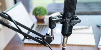 entenda-o-que-e-voice-over-e-como-a-narracao-e-utilizada