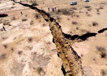 fenda-gigante-esta-se-abrindo-na-africa-e-vai-dividir-o-continente