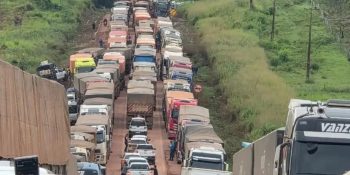 fila-de-caminhoes-com-soja-no-para-pode-durar-ate-abril