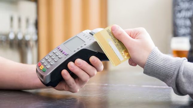 fraudes-bancarias-no-brasil-disparam-220-em-2025