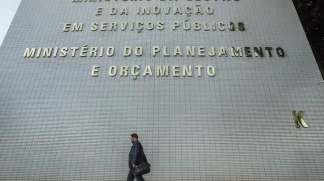 governo-bloqueia-r-12-bi-do-executivo-e-r-334-mi-de-emendas