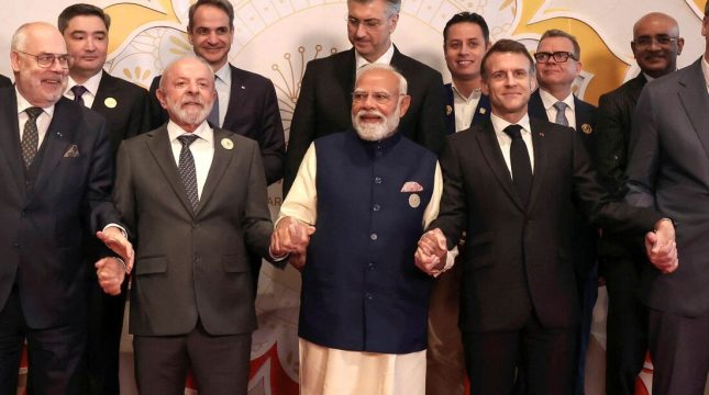 lula-e-marcon-participam-de-cupula-mundial-sobre-ia-na-india