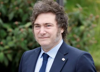 milei-consegue-aprovar-reforma-trabalhista-no-senado