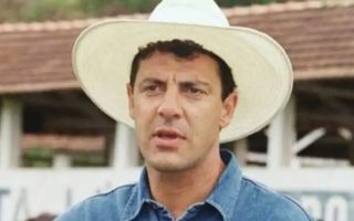 morre-gerson-brenner-ator-de-rainha-da-sucata-e-corpo-dourado