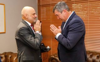 ms-renova-parceria-embaixada-india-aulas-yoga