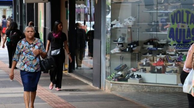 novas-regras-para-comercio-em-feriados-entram-em-vigor-hoje