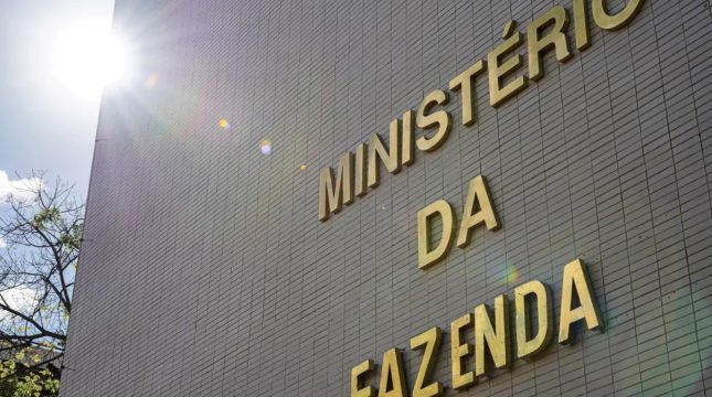 pesquisa-revela-insatisfacao-brasileiros-elevacao-iof