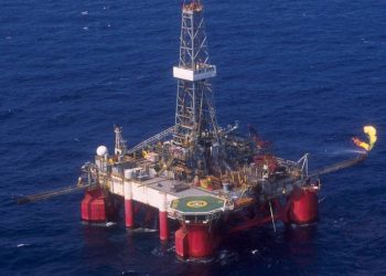 petroleo-sobe-10-com-conflito-no-ira