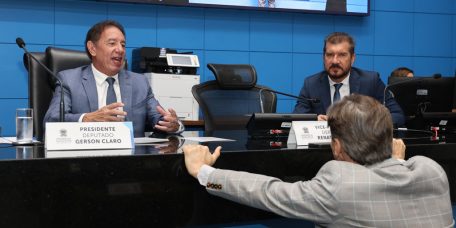 plc-alems-quer-equiparar-direitos-professores