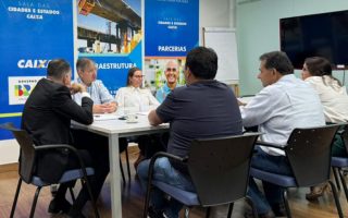 prefeitura-corumba-discute-projetos-habitacionais-caixa