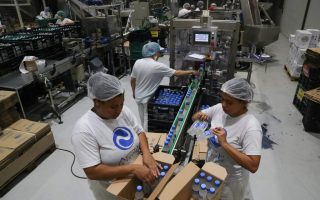 producao-industrial-no-brasil-volta-a-cair-em-agosto
