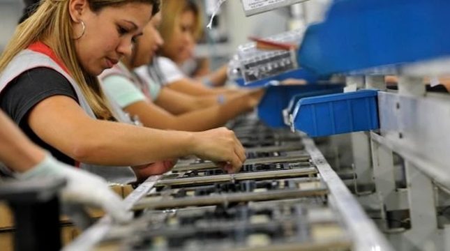 reducao-da-jornada-pode-aumentar-custos-das-empresas-diz-cni