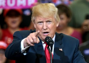 trump-pausa-aplicacao-tarifas-excecao-china